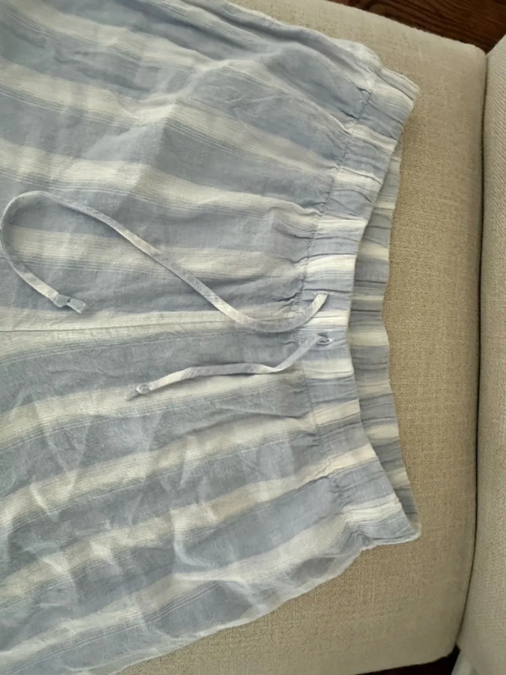 Aritzia Light Blue and White Linen Pants Size Small